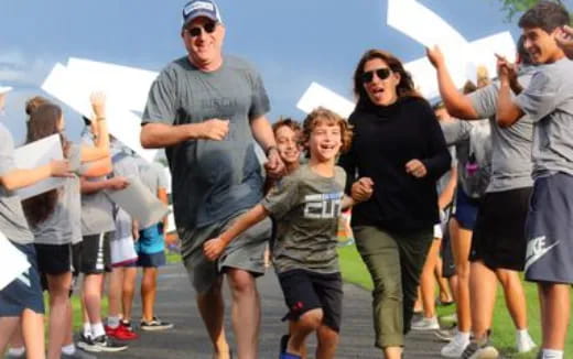 a group of people running