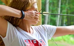 a person with the hand on the head